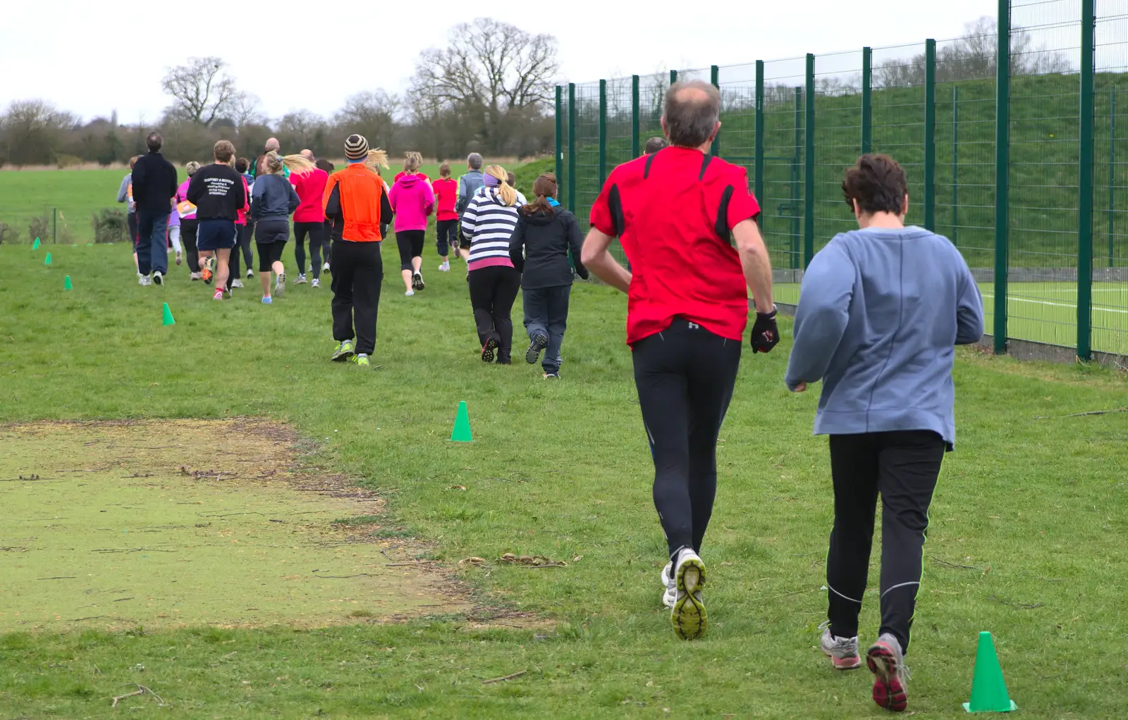 The runners head off, from Isobel's Fun Run, Hartismere High, Eye, Suffolk - 23rd March 2014