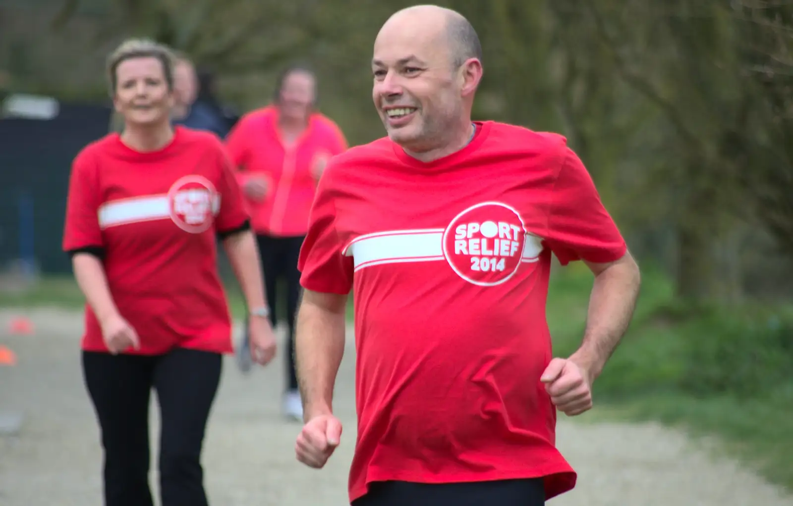 Mr. Sport Relief comes in for the finish, from Isobel's Fun Run, Hartismere High, Eye, Suffolk - 23rd March 2014