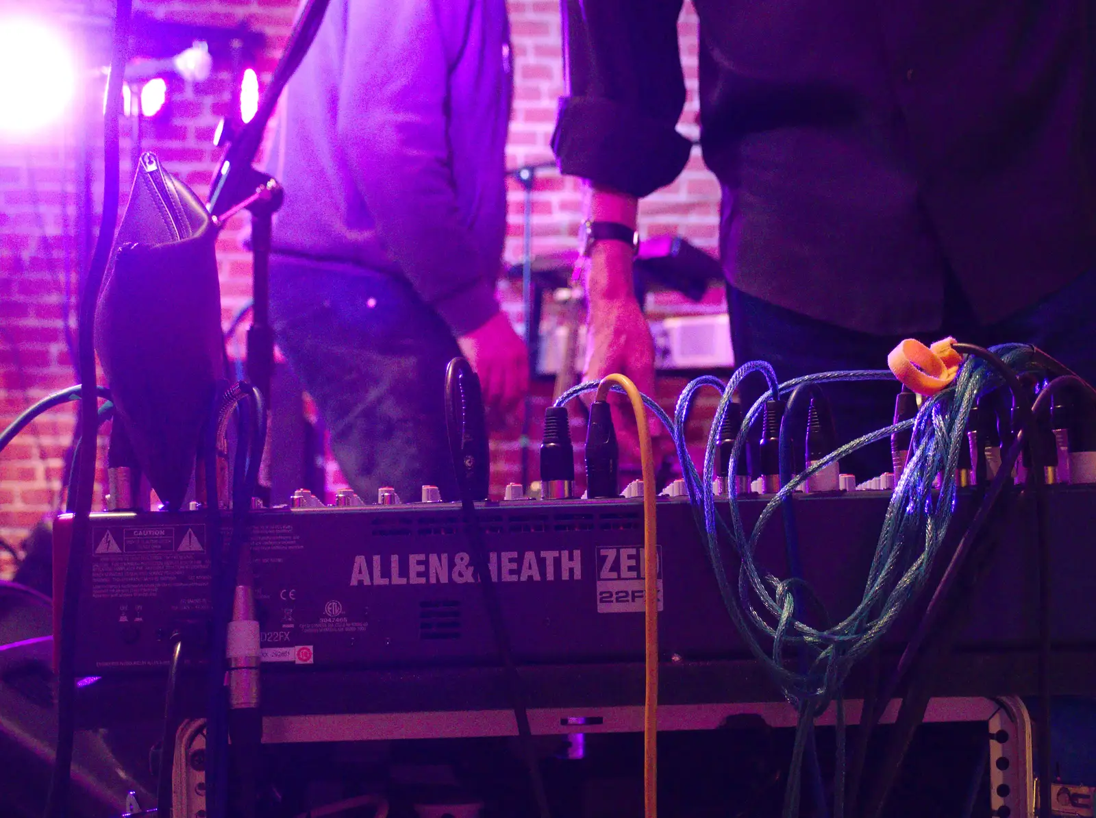 Rob plugs cables in, from The BBs Play Haughley Park Barn, Haughley, Suffolk - 26th April 2014