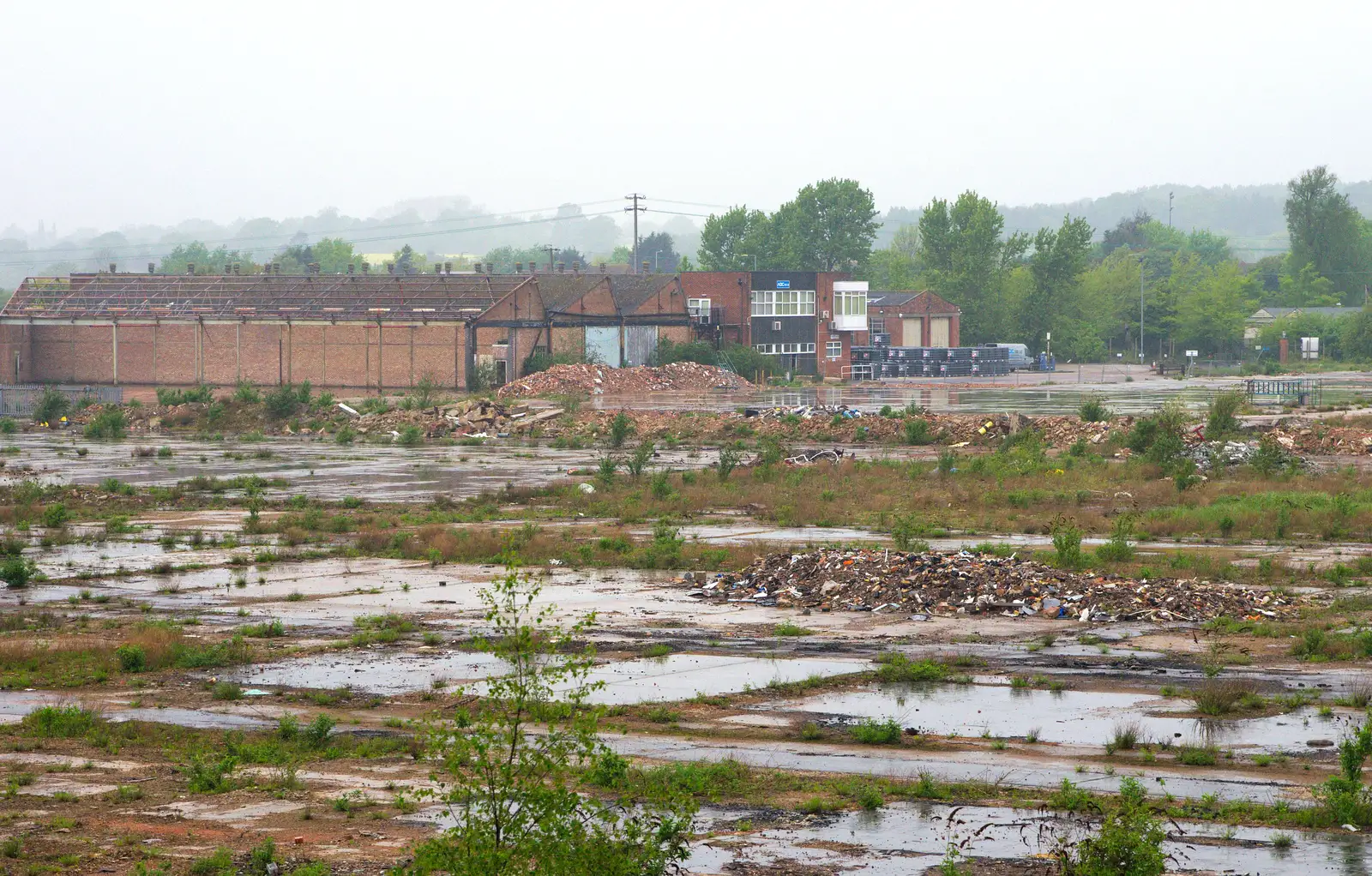 Brantham wasteland, from Brantham Dereliction, and a SwiftKey Photoshoot, Suffolk and Southwark - 29th April 2014