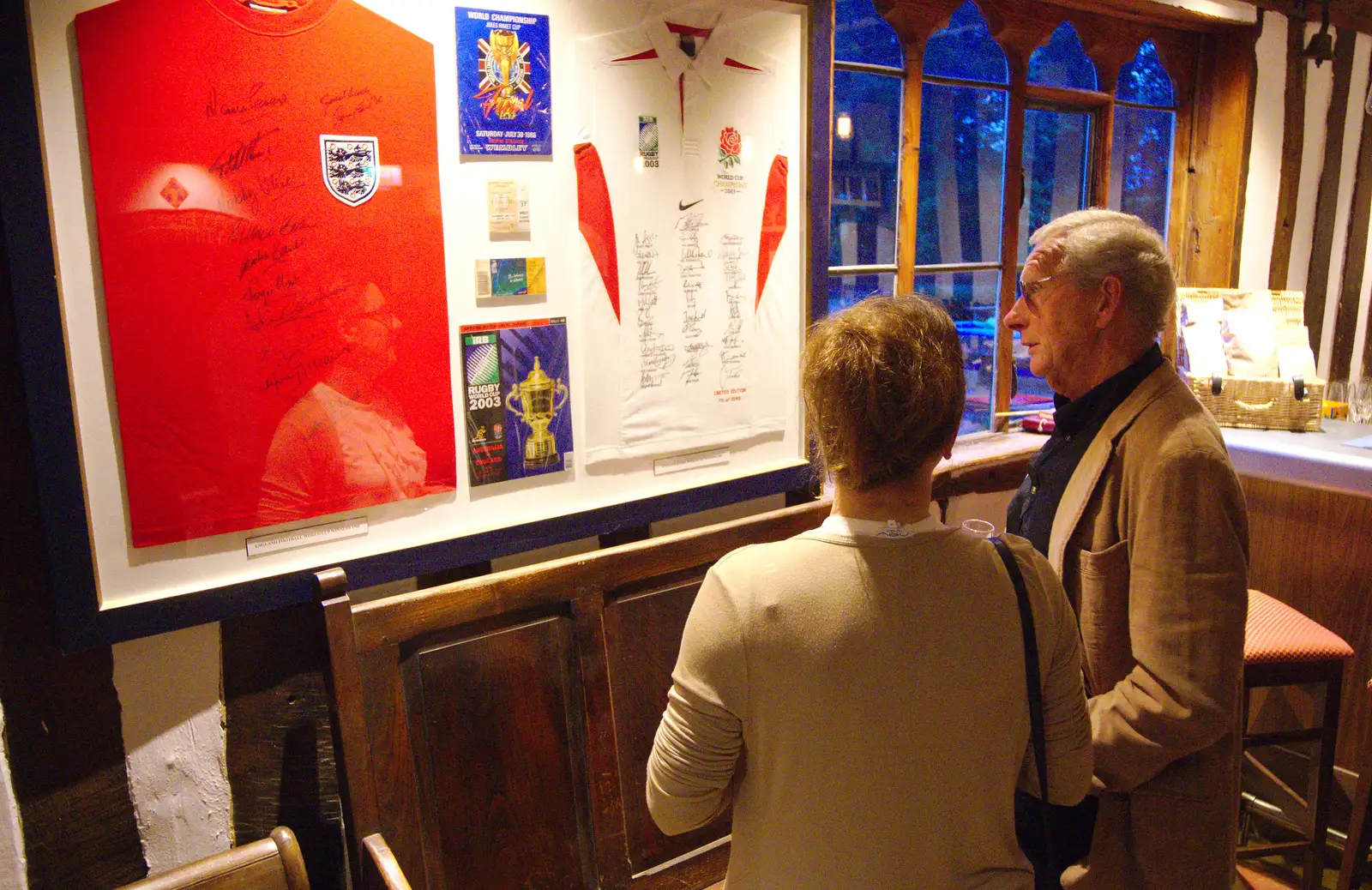 Suey chats to Tony, Chinner's dad, from The BSCC at the Burston Crown, and the Oaksmere Re-opens, Brome, Suffolk - 1st May 2014