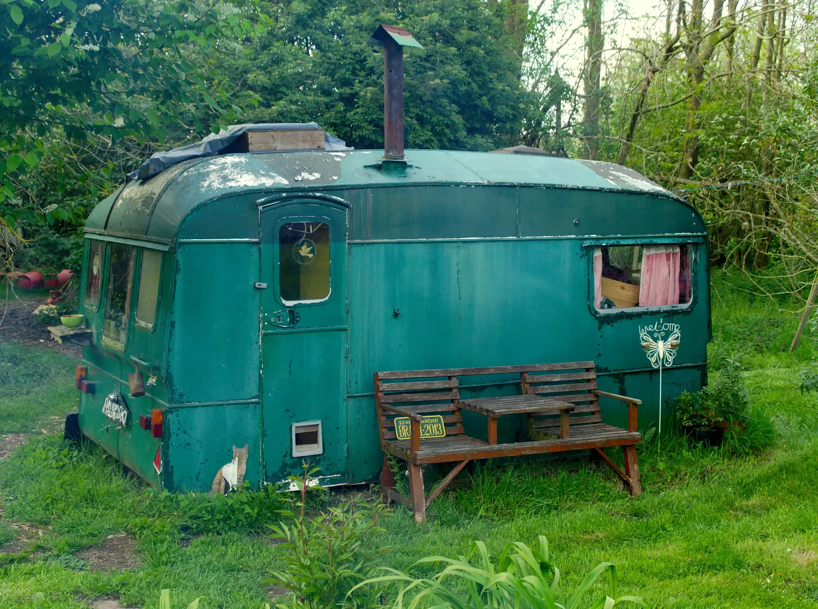 Wavy's old caravan slowly blends into the ground, from BBs' Coldest Gig and a Wavy Barbeque, Botesdale and Stuston, Suffolk, 3rd May 2014