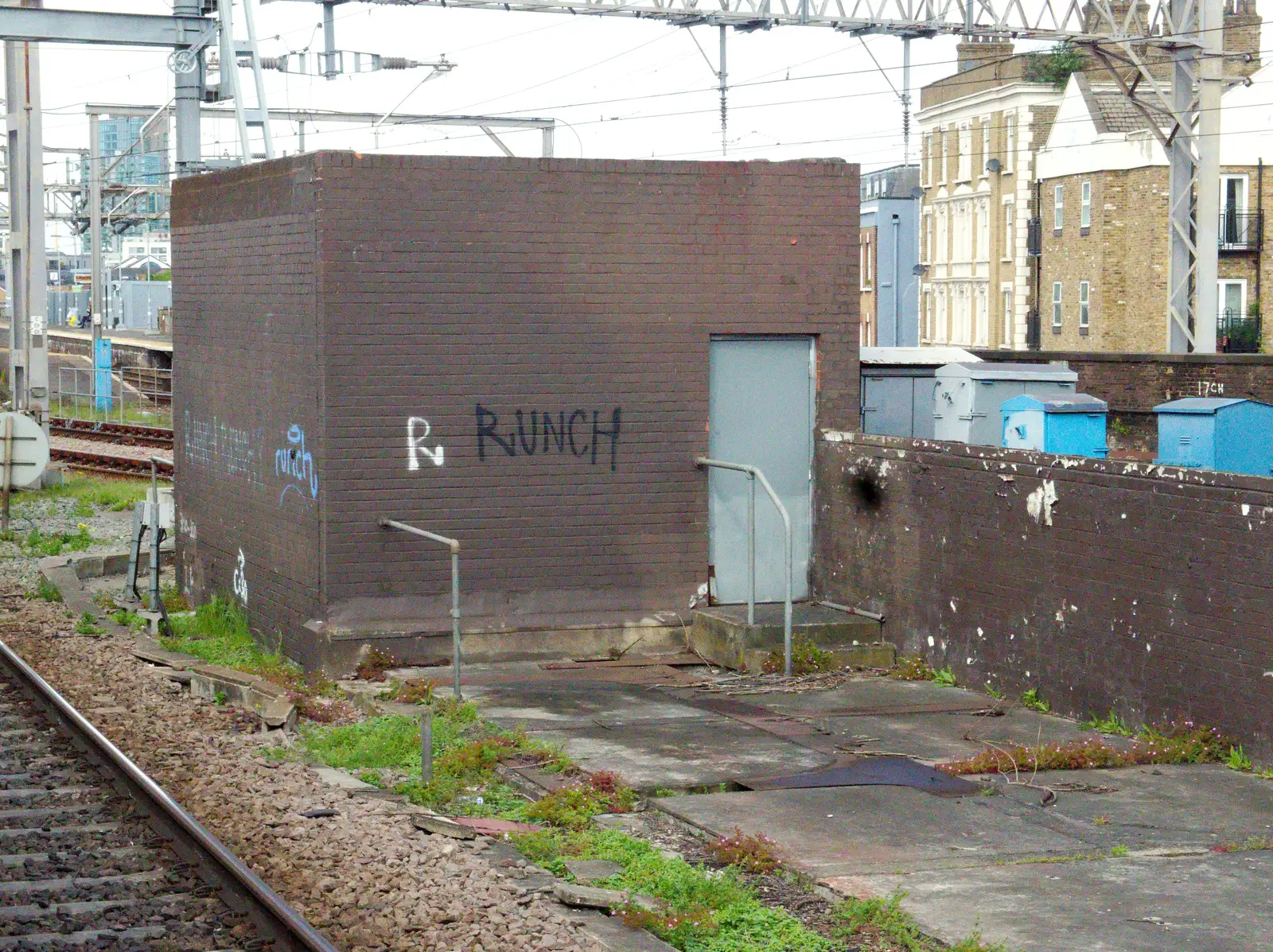 Runch gets some simple tags in, from A May Miscellany, London - 8th May 2014