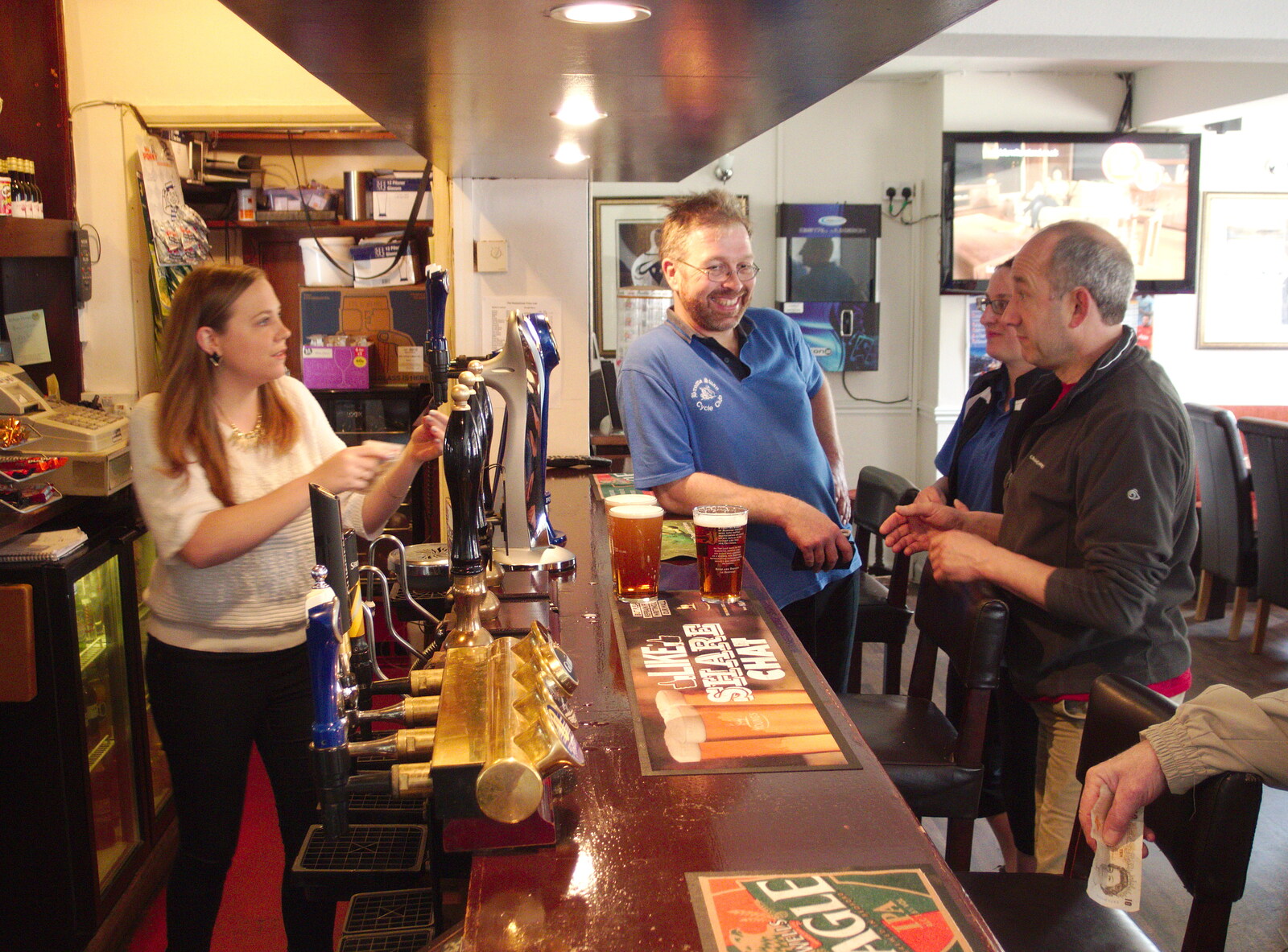 getting the beers from A Return to Bedford: the BSCC Annual Weekend Away, Shefford, Bedfordshire - 10th May 2014