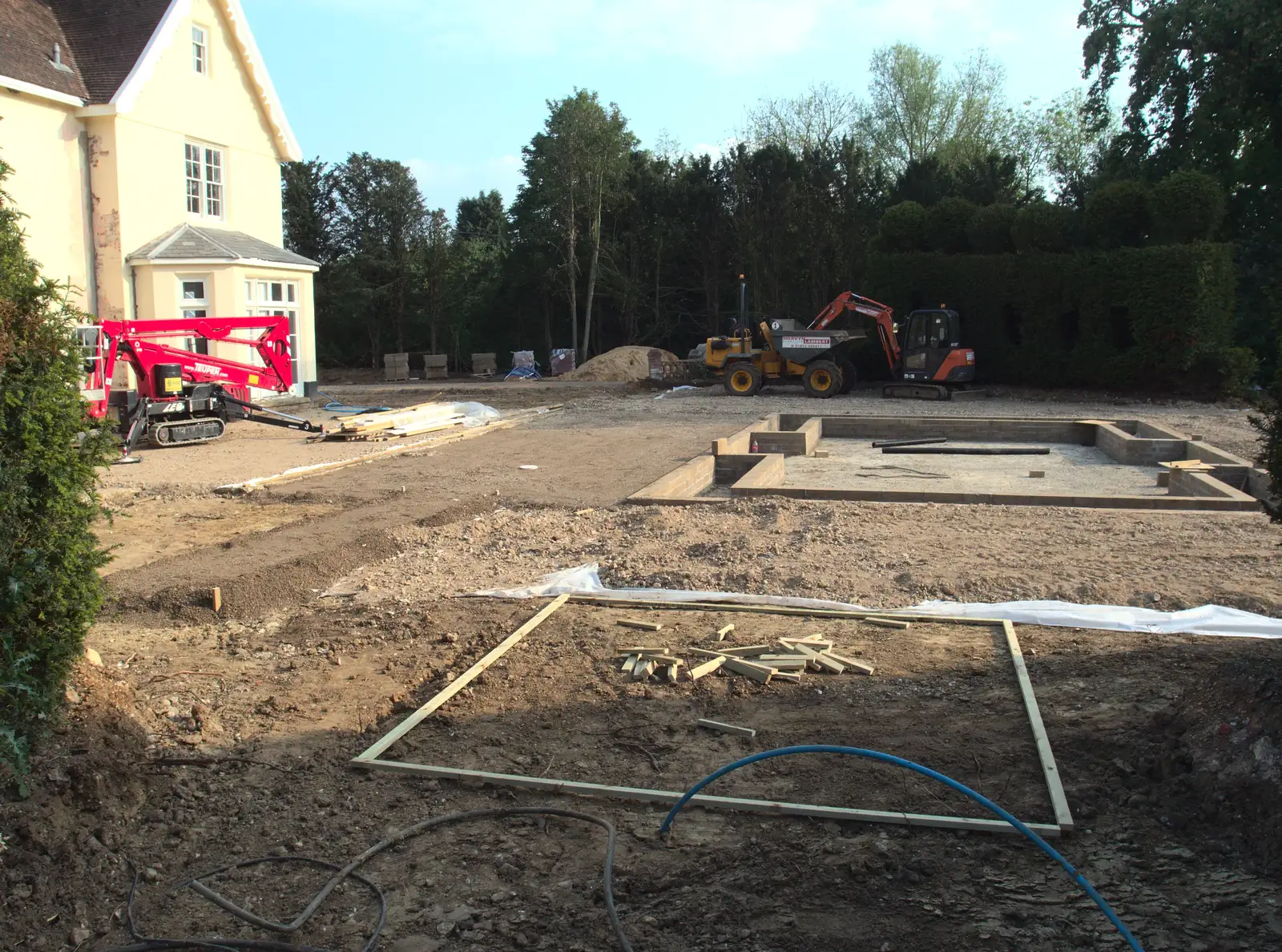 A new sunken patio is constructed, from Thornham Four Horseshoes, and the Oaksmere, Brome, Suffolk - 17th May 2014