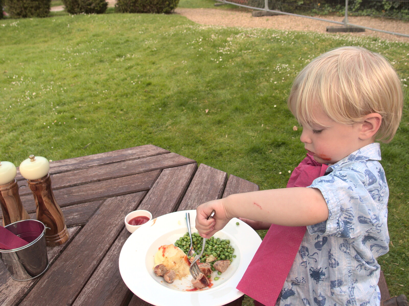 Harry eats sausages and mash for lunch from Thornham Four Horseshoes, and the Oaksmere, Brome, Suffolk - 17th May 2014