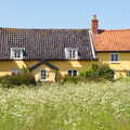 A Suffolk cottage on Mellis Common, Thornham Four Horseshoes, and the Oaksmere, Brome, Suffolk - 17th May 2014
