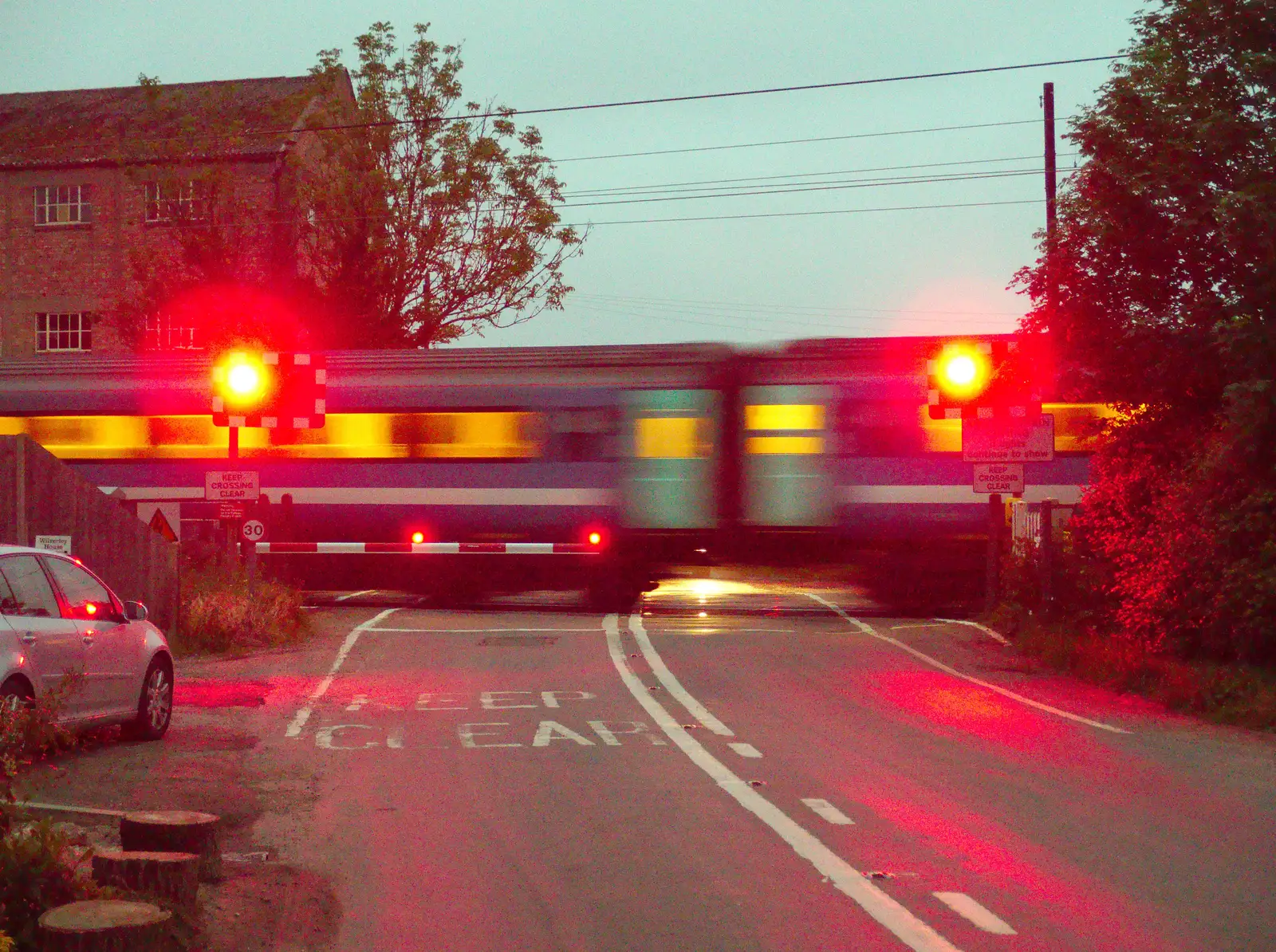 The inter-city to London rumbles through, from The BSCC at the Railway Tavern, Mellis, Suffolk - 28th May 2014