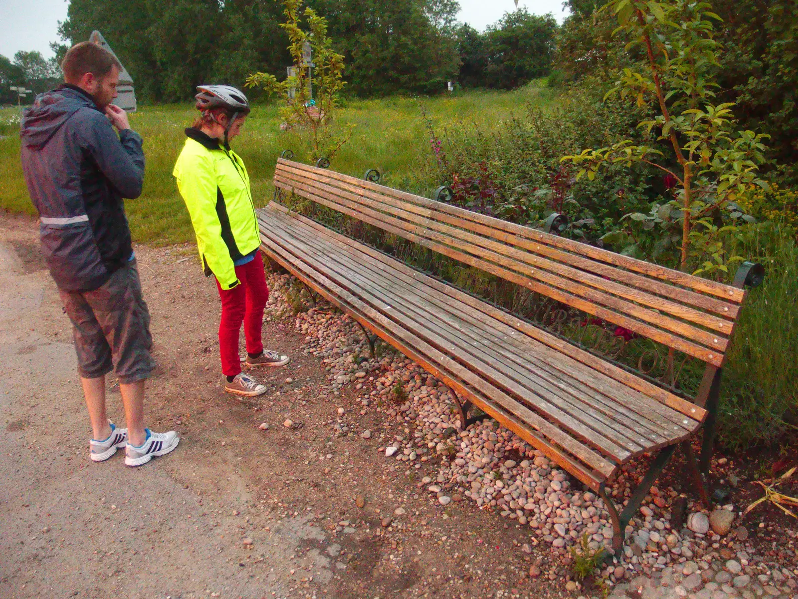 Isobel and Phil inspect a very long bench, from The BSCC at the Railway Tavern, Mellis, Suffolk - 28th May 2014