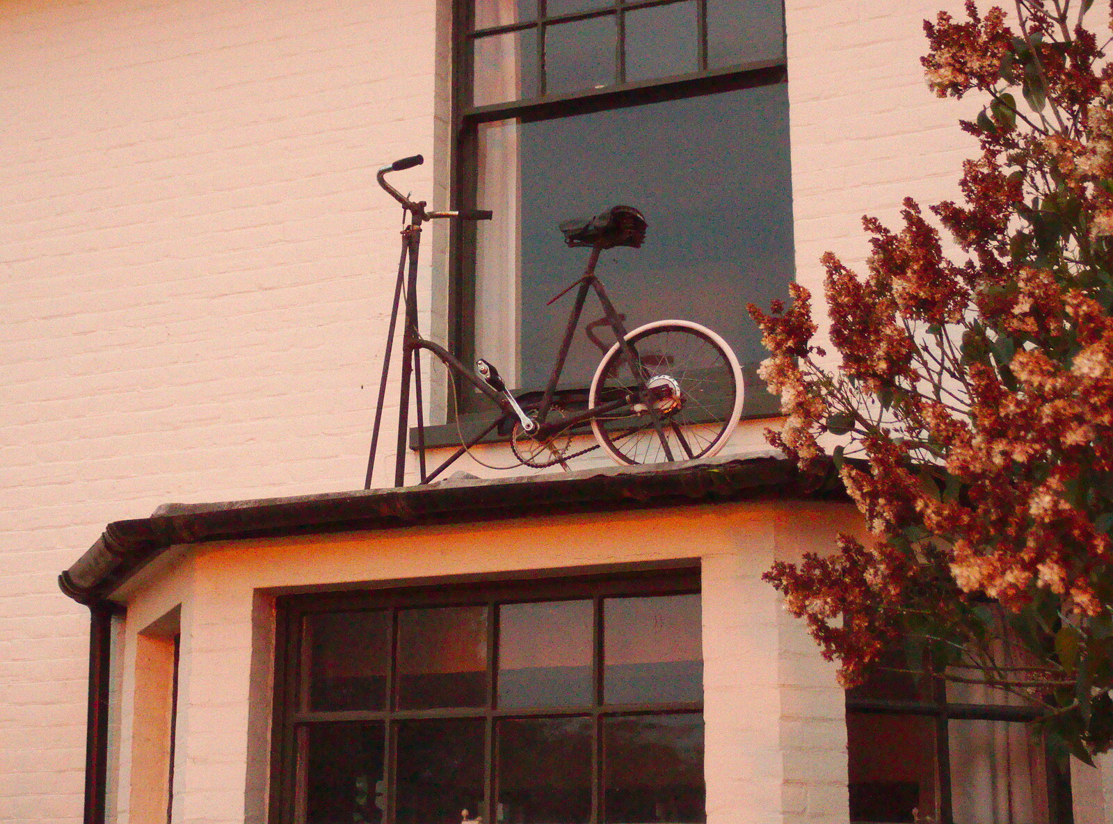 The BSCC at the Railway Tavern, Mellis, Suffolk - 28th May 2014: A bicycle sculpture