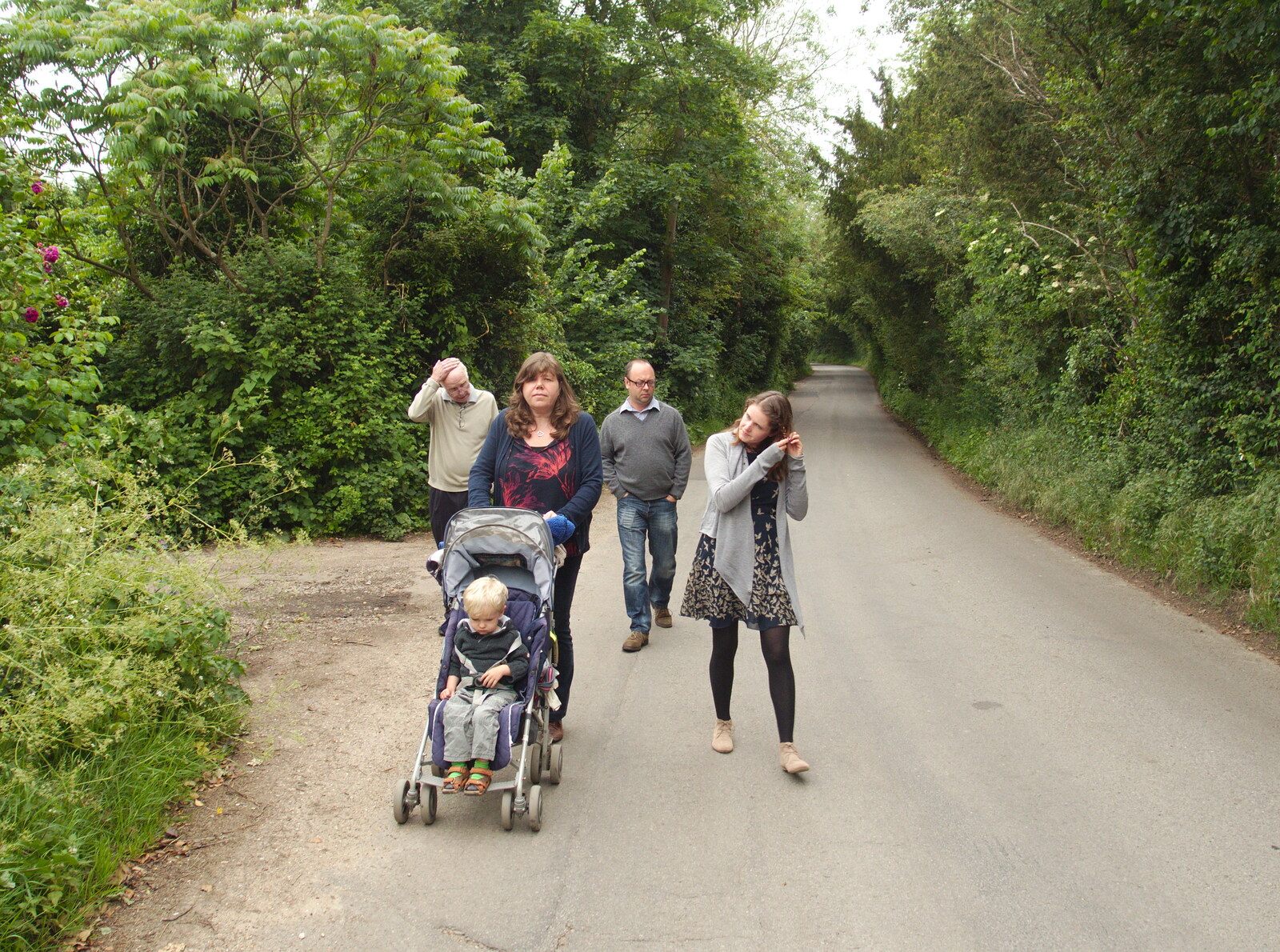Strolling up the road to the Cornwallis from Sis and Matt Visit, Suffolk and Norfolk - 31st May 2014