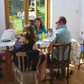 It's breakfast o'clock in the back room, Sis and Matt Visit, Suffolk and Norfolk - 31st May 2014