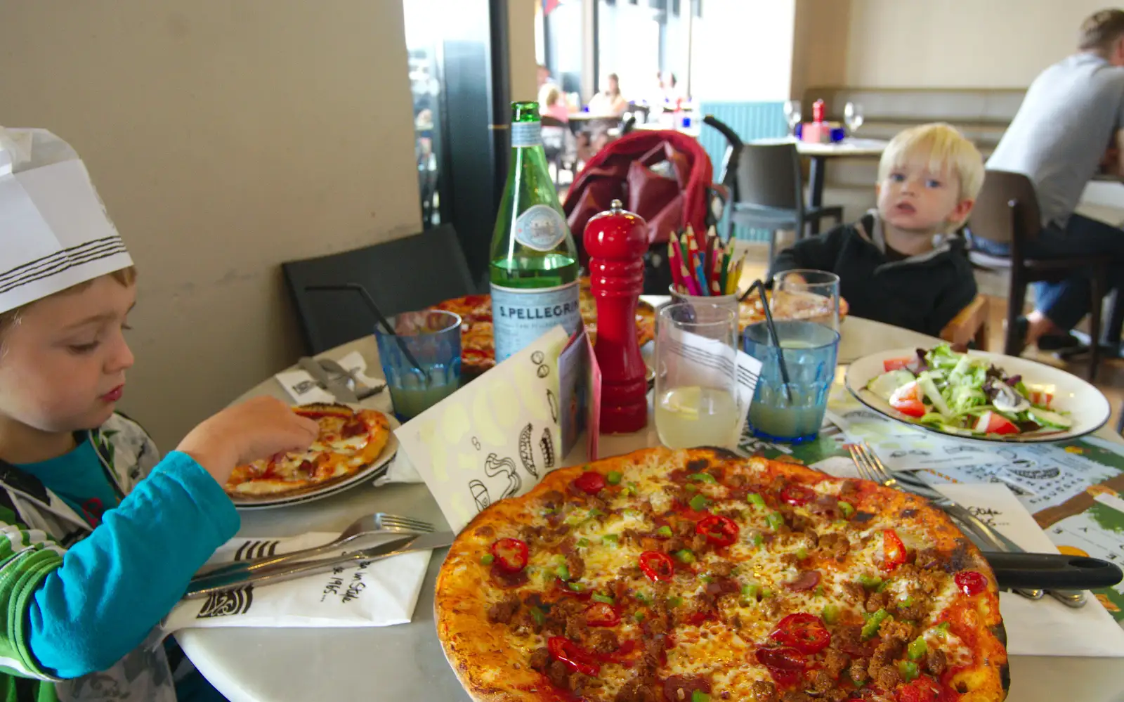 Nosher's pizza arrives, from Isobel's Race For Life, Chantry Park, Ipswich - 11th June 2014