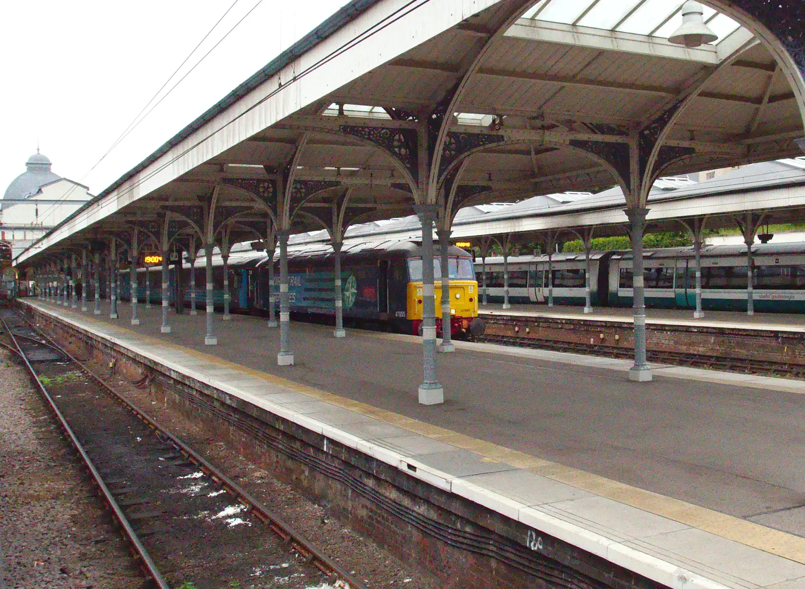 Platforms at Norwich station, from Railway Hell: A Pantograph Story, Chelmsford, Essex - 17th June 2014