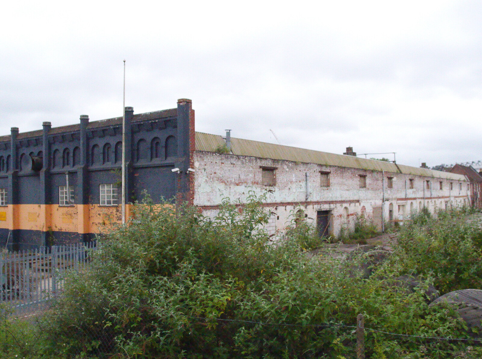 A large derelict warehouse or factory from Railway Hell: A Pantograph Story, Chelmsford, Essex - 17th June 2014