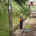 The driver talks to the guard, Railway Hell: A Pantograph Story, Chelmsford, Essex - 17th June 2014