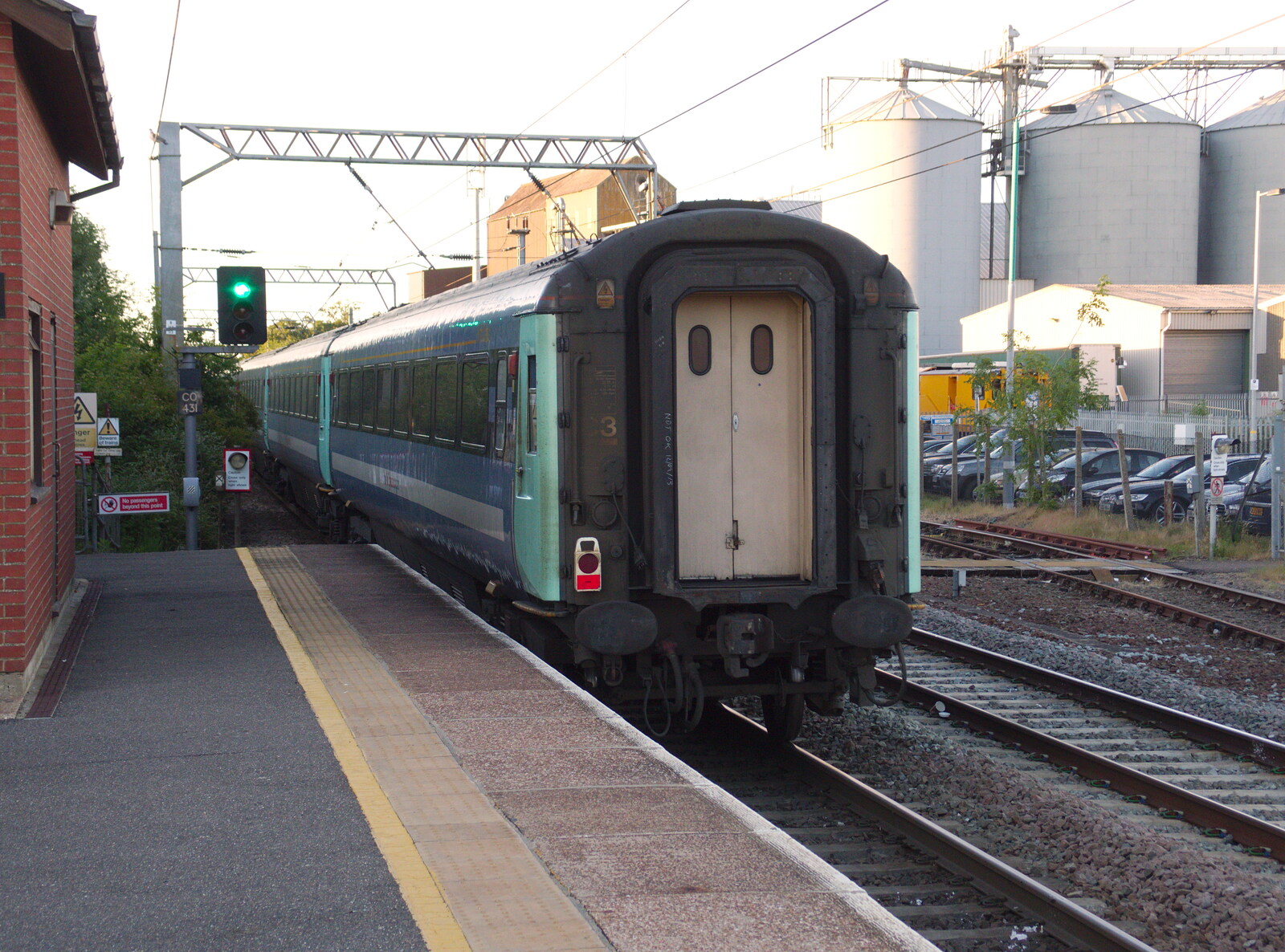The train trundles off, with the loco missing from Railway Hell: A Pantograph Story, Chelmsford, Essex - 17th June 2014