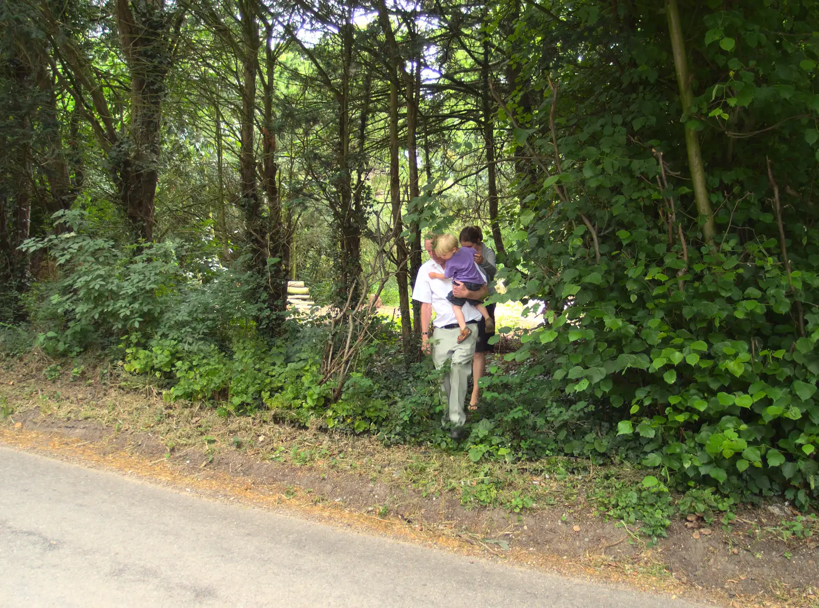 We walk through our hole in the hedge, from SwiftKey Innovation Days, The Haymarket, London - 27th June 2014