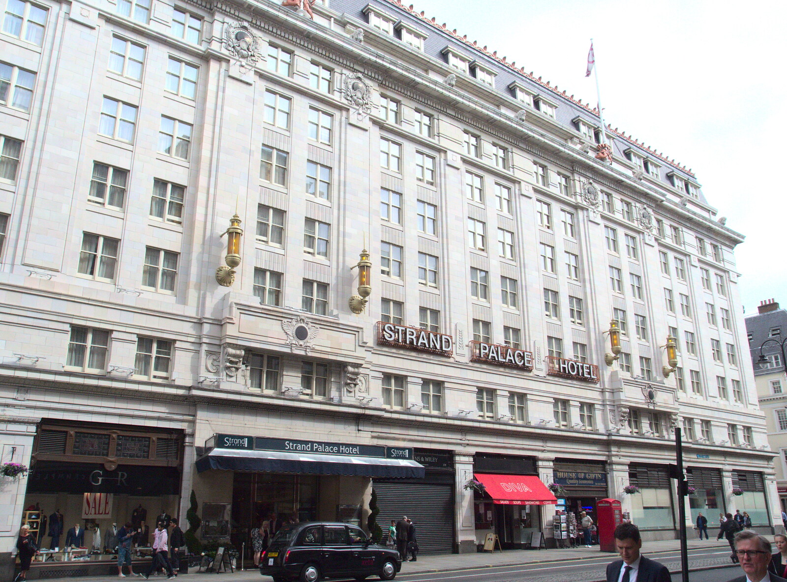 We pass the Strand Palace Hotel going to Maplin from SwiftKey Innovation Days, The Haymarket, London - 27th June 2014