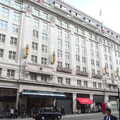 We pass the Strand Palace Hotel going to Maplin, SwiftKey Innovation Days, The Haymarket, London - 27th June 2014