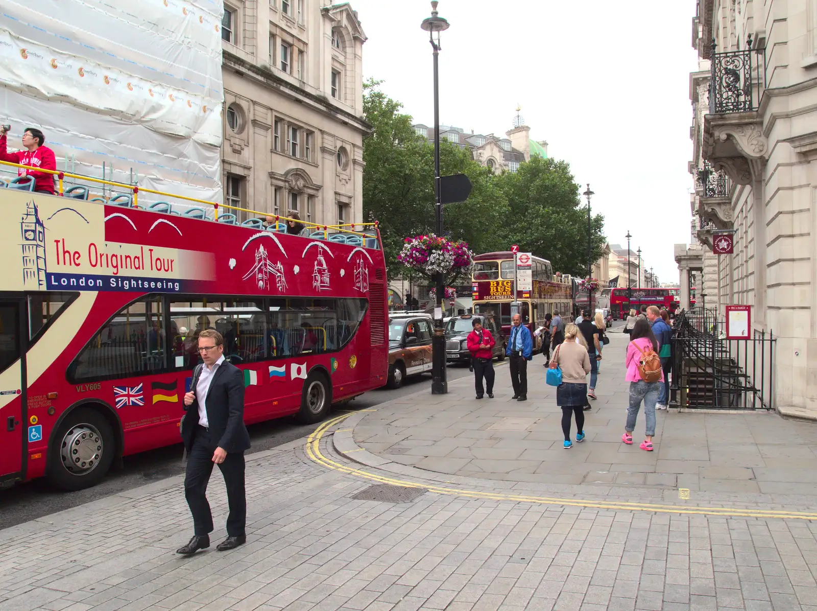 Walking back to the New Zealand High Commission, from SwiftKey Innovation Days, The Haymarket, London - 27th June 2014