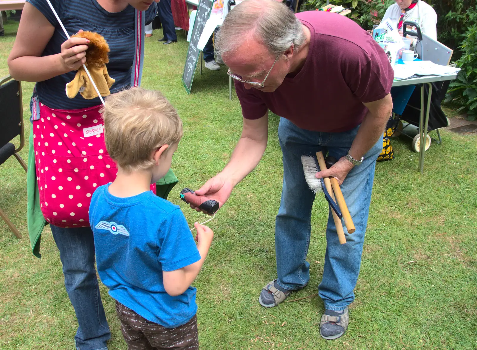 Fred gets shown the 'rat', from A Busy Day and a Church Fair, Diss, Norfolk - 28th June 2014