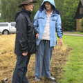 Janice chats to someone in the rain, Thrandeston Pig, Little Green, Thrandeston, Suffolk - 29th June 2014