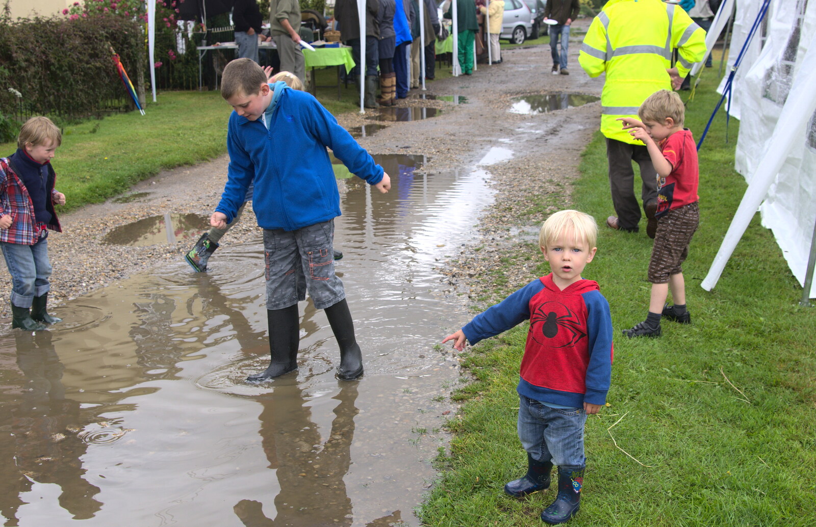 Harry points at the puddle from Thrandeston Pig, Little Green, Thrandeston, Suffolk - 29th June 2014