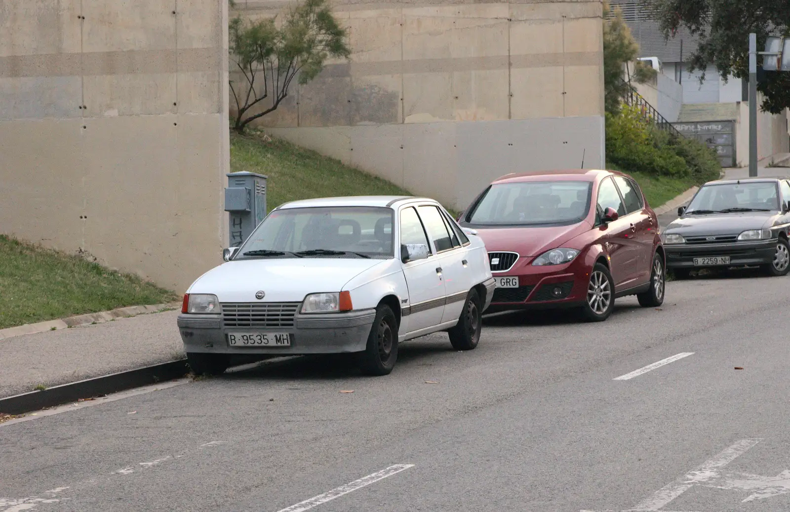 An old Mark 2 Astra (Belmont), from The Open Education Challenge, Barcelona, Catalonia - 13th July 2014