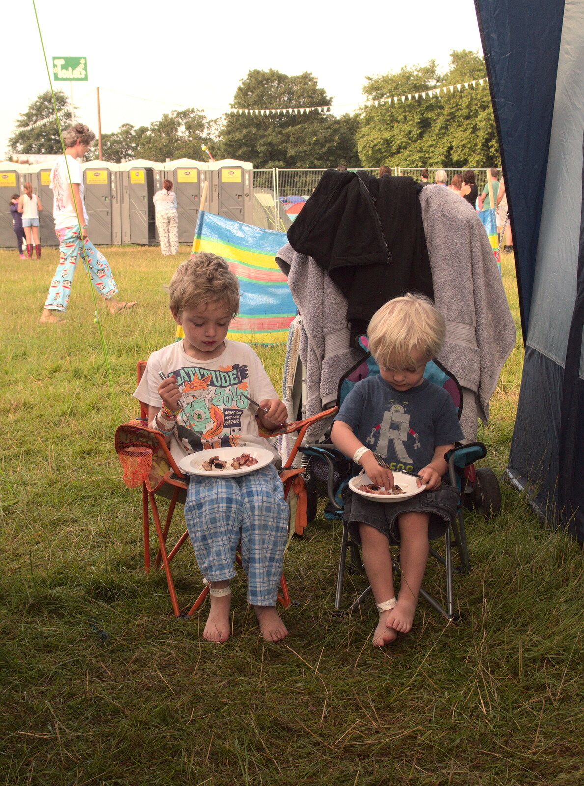 Fred and Harry do breakfast from Latitude Festival, Henham Park, Southwold, Suffolk - 17th July 2014