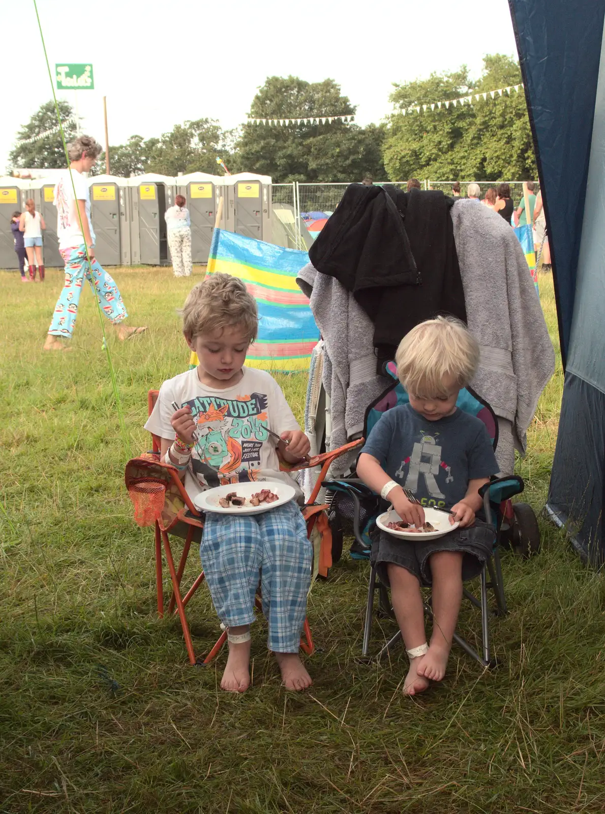 Fred and Harry do breakfast, from Latitude Festival, Henham Park, Southwold, Suffolk - 17th July 2014