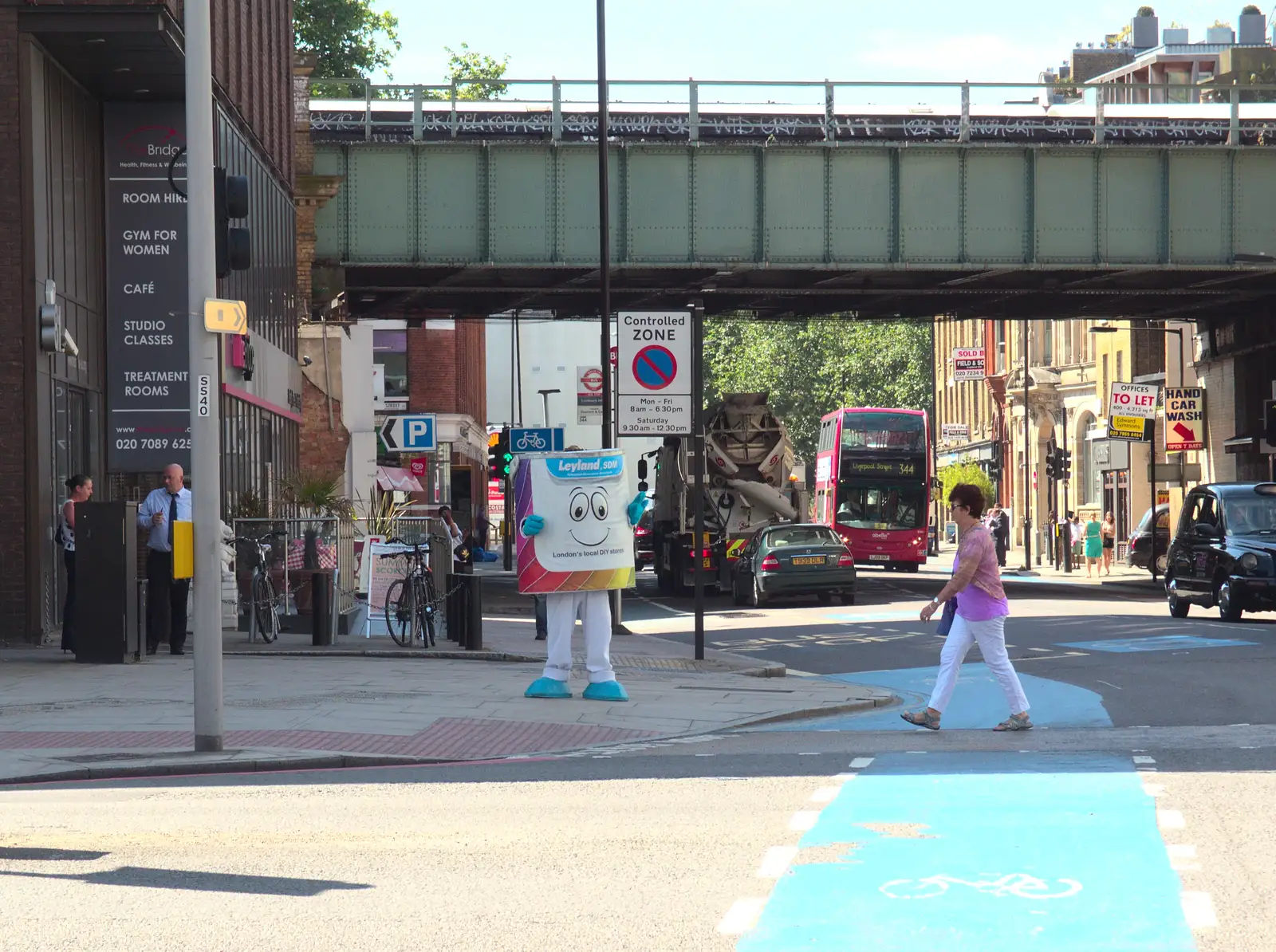 There's a human paint can on Southwark Bridge Road, from The BSCC at Harleston, and a Visit From Cambridge, Brome, Suffolk - 31st July 2014