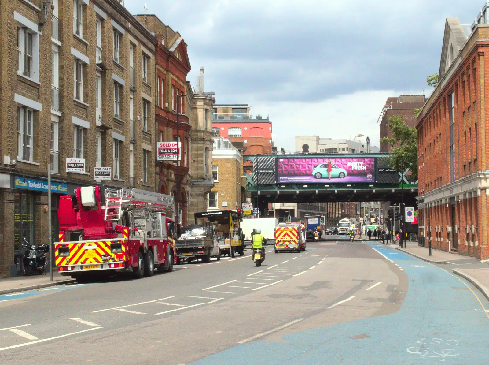 Southwark Bridge Road, with the office on the right, from Train Fails, and Pizza Pub, Manningtree and Southwark - 12th August 2014