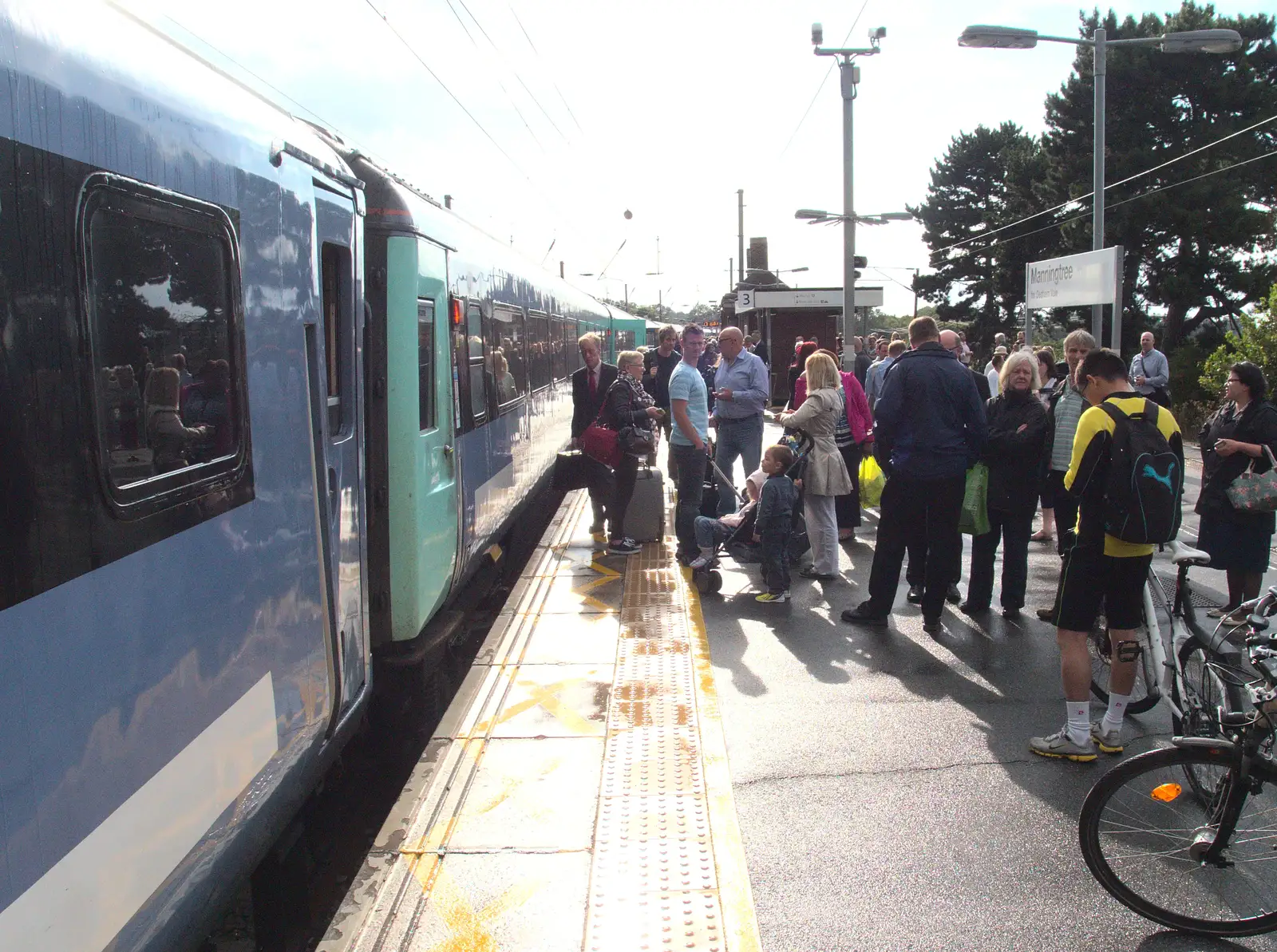 The train is terminated at Manningtree, from Train Fails, and Pizza Pub, Manningtree and Southwark - 12th August 2014