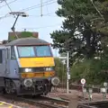 Class 90 90015 Colchester Castle heads up the line, Train Fails, and Pizza Pub, Manningtree and Southwark - 12th August 2014