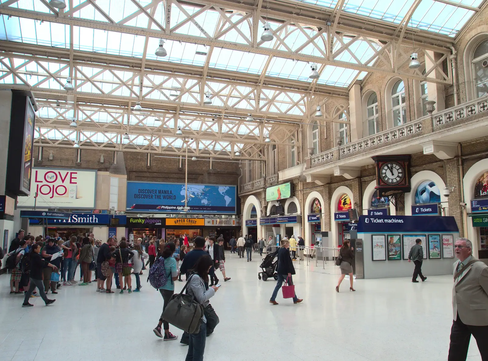 Charing Cross station, on a cashpoint quest, from SwiftKey Innovation Day, and Pizza Pub, Westminster and Southwark - 14th August 2014