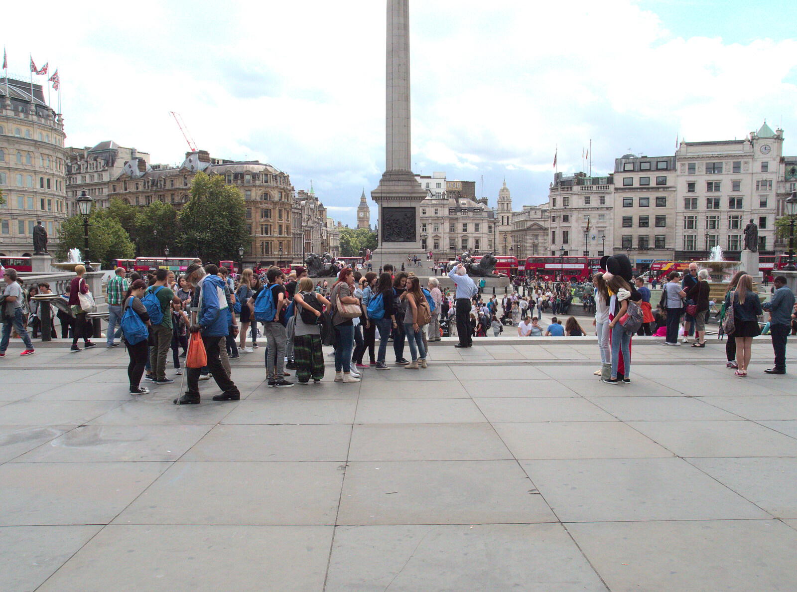 Back in Trafalgar Square from SwiftKey Innovation Day, and Pizza Pub, Westminster and Southwark - 14th August 2014