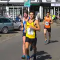 The first of the serious runners comes through, The Framlingham 10k Run, Suffolk - 31st August 2014