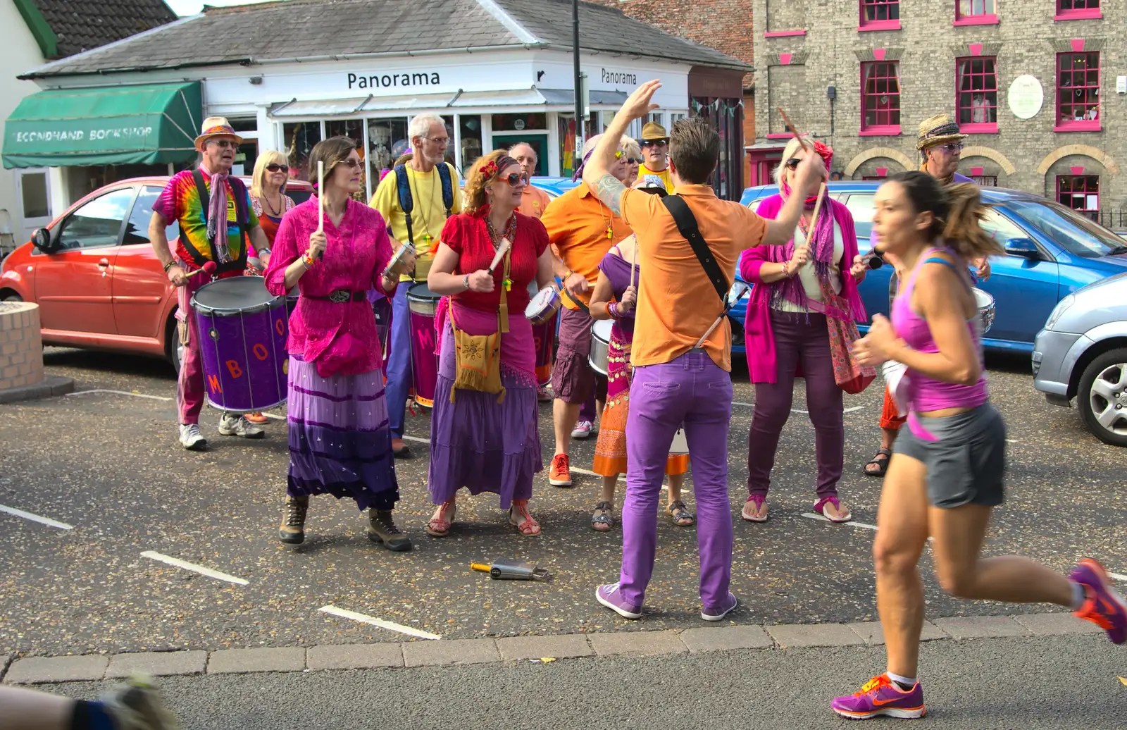 A Samba band keeps the runners entertained, from The Framlingham 10k Run, Suffolk - 31st August 2014