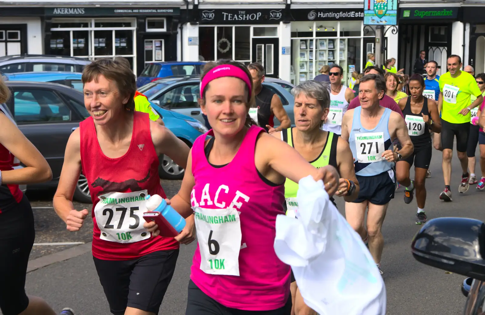 Isobel throws over an un-needed top, from The Framlingham 10k Run, Suffolk - 31st August 2014