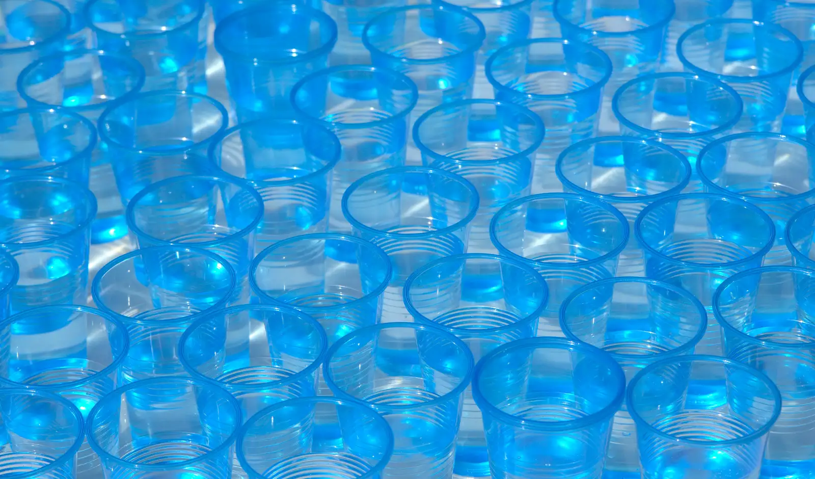 A hundred plastic cups of water await, from The Framlingham 10k Run, Suffolk - 31st August 2014