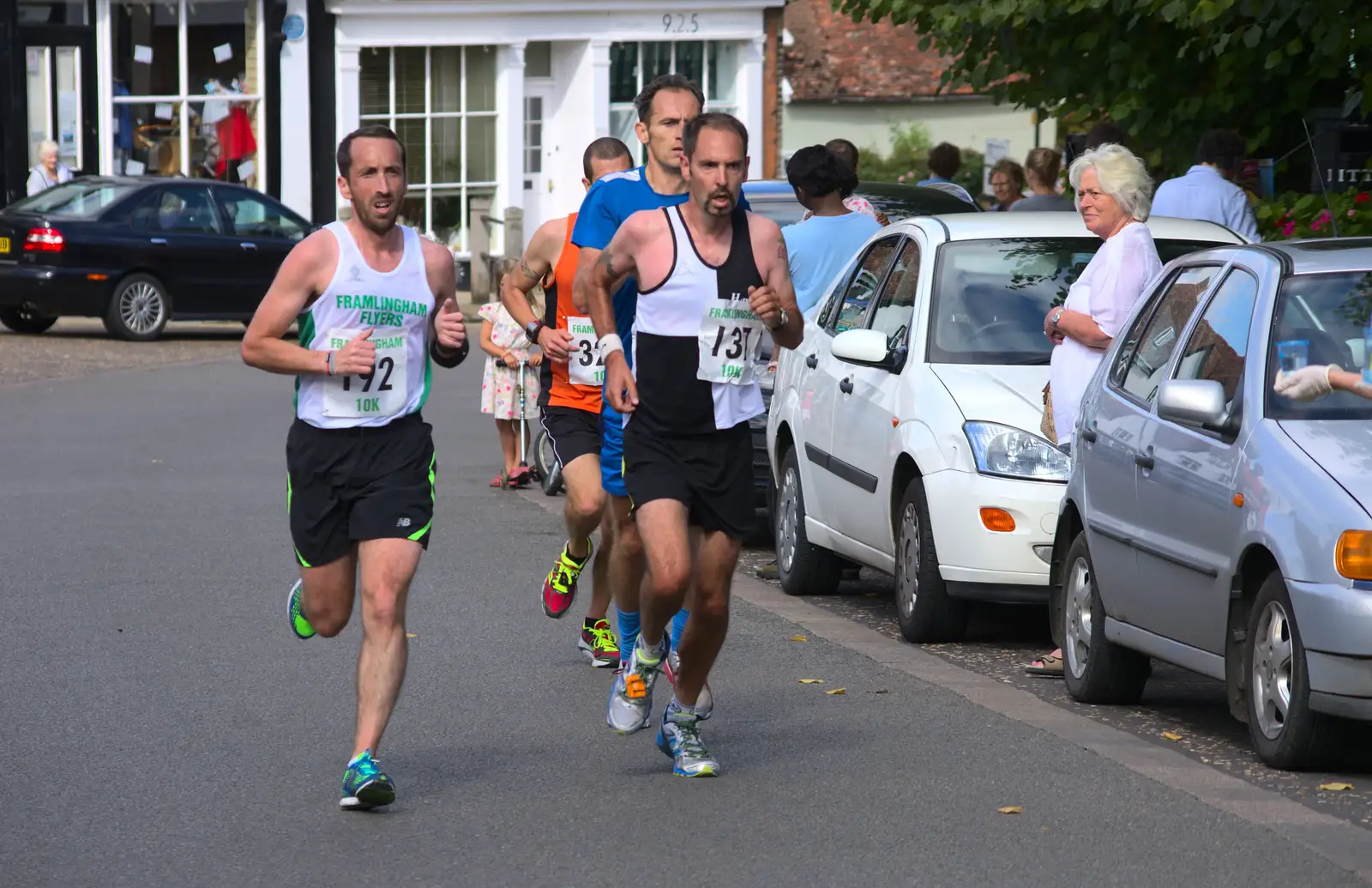 The 10k runners come round for the second time, from The Framlingham 10k Run, Suffolk - 31st August 2014