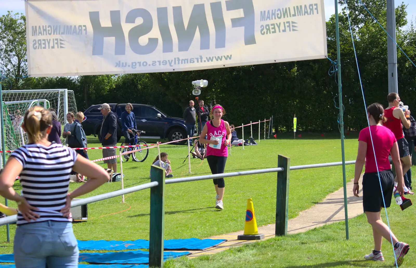 Isobel comes in to the finish line, from The Framlingham 10k Run, Suffolk - 31st August 2014