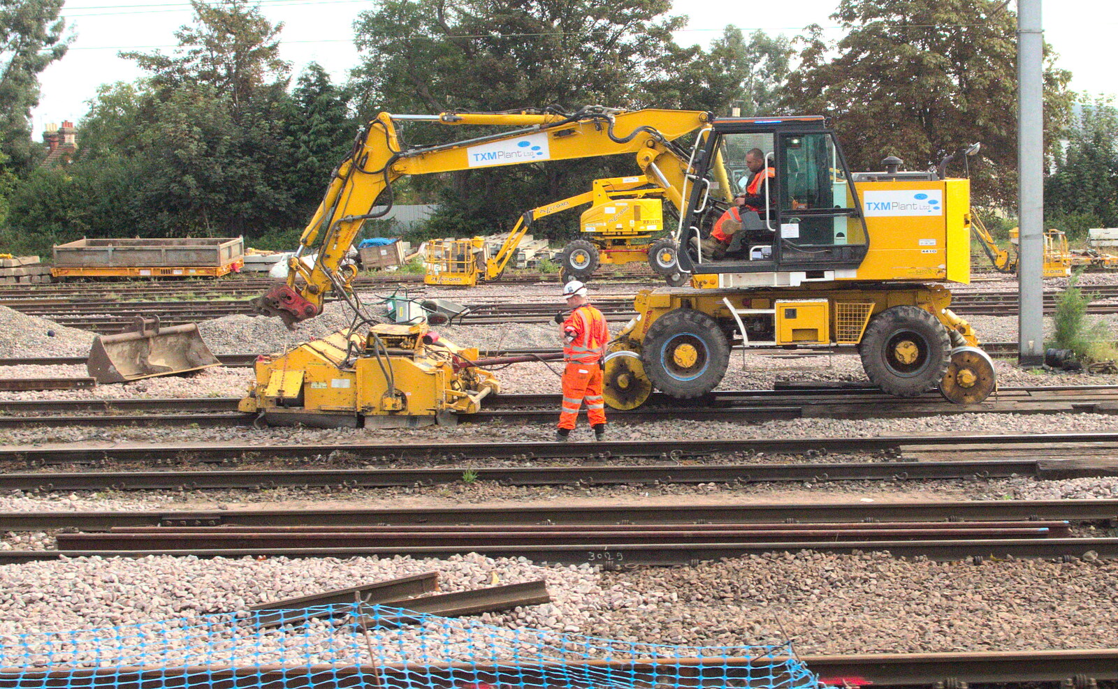 More converted digger action from New Railway and a Trip to Ikea, Ipswich and Thurrock - 19th September 2014