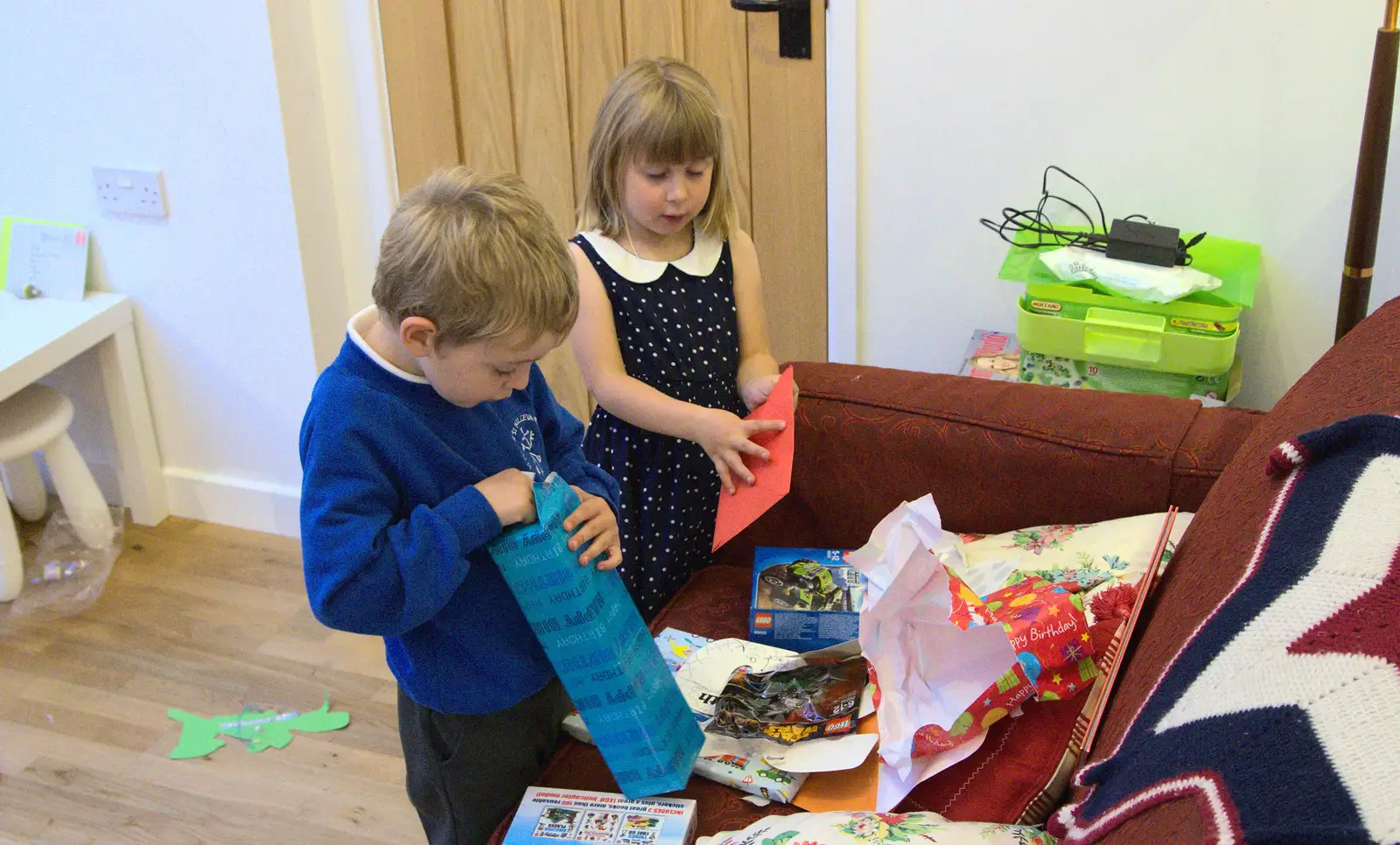 Soph the Roph helps with a card, from Fred's Shop, Brome, Suffolk - 20th September 2014