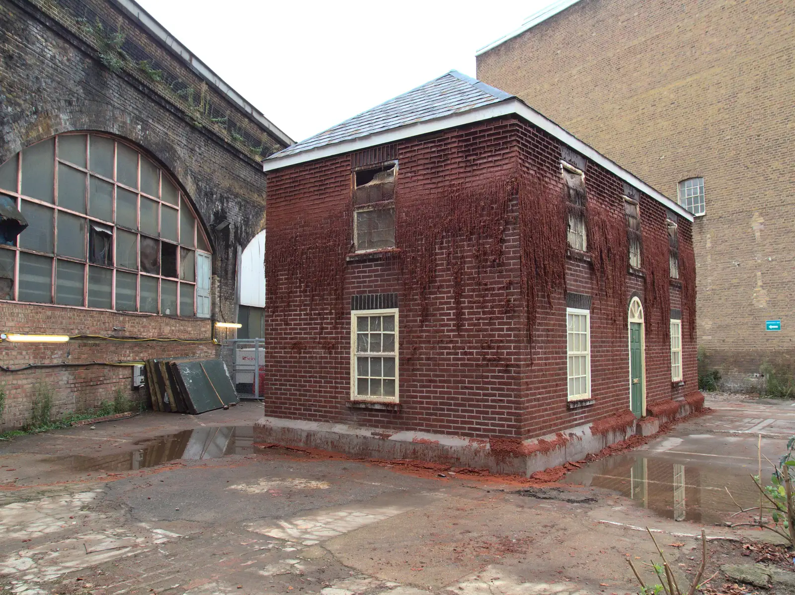 Another view of the melting wax house, from (Very) Long Train (Not) Running, Stowmarket, Suffolk - 21st October 2014