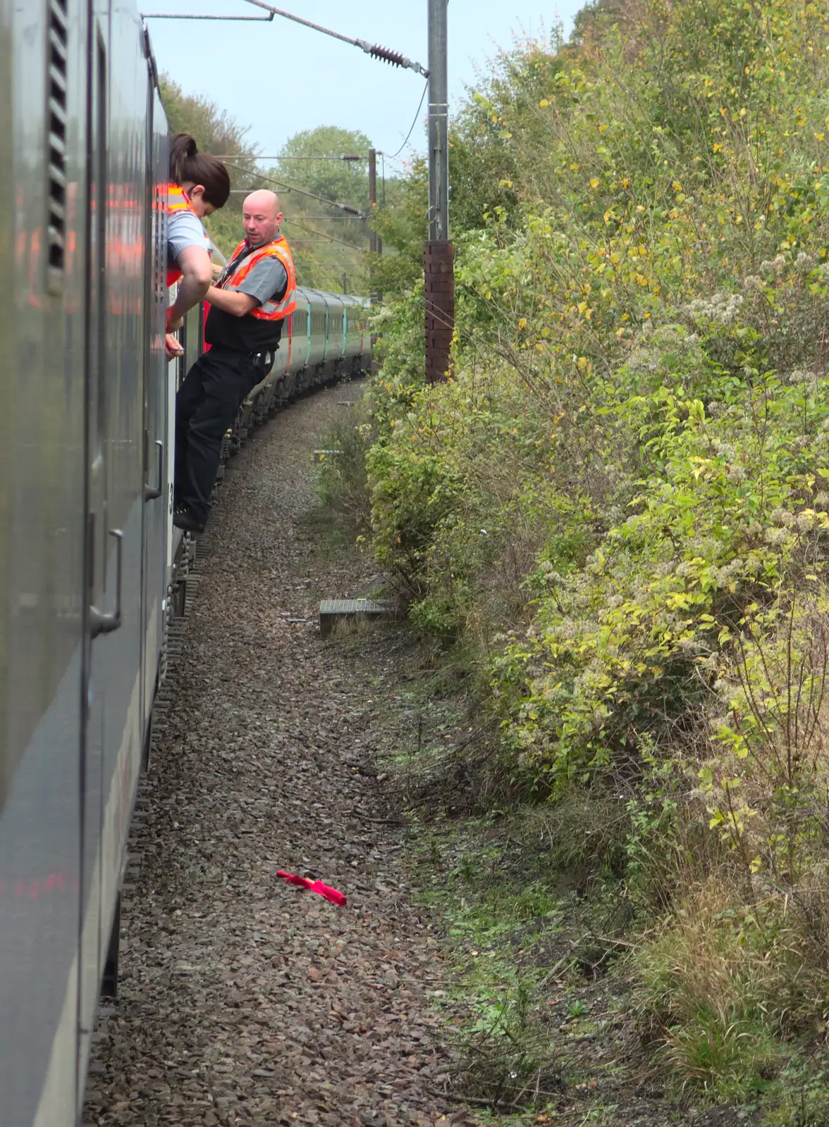 The 08:47's driver jumps up into the DVT, from (Very) Long Train (Not) Running, Stowmarket, Suffolk - 21st October 2014