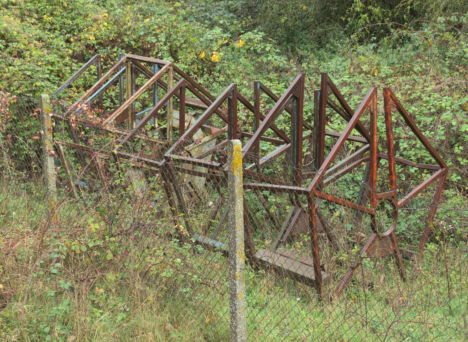 Some sort of derelict ironwork from (Very) Long Train (Not) Running, Stowmarket, Suffolk - 21st October 2014
