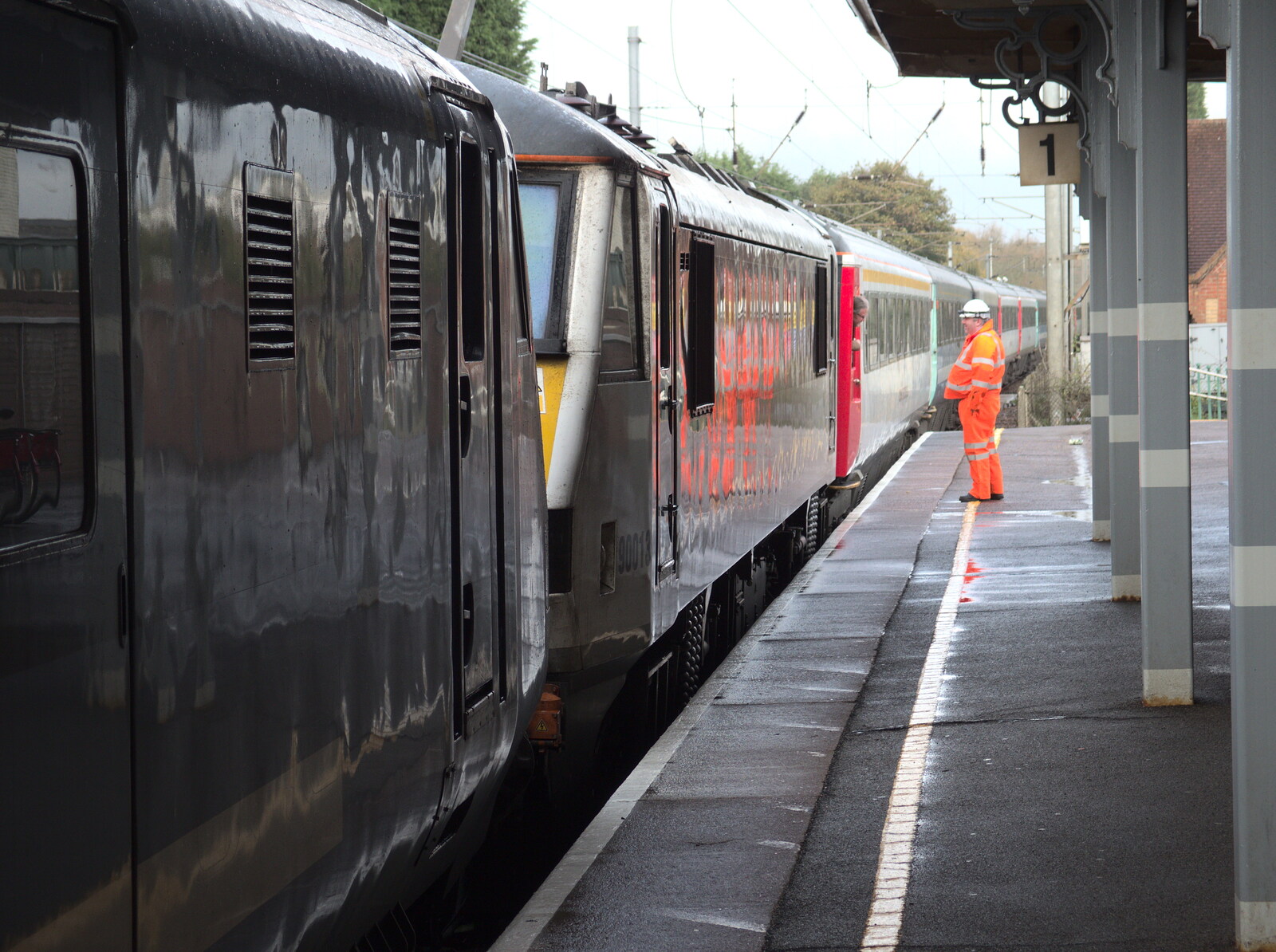 The monster train parked at Stowmarket from (Very) Long Train (Not) Running, Stowmarket, Suffolk - 21st October 2014