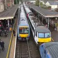 The second half of the train pulls in, (Very) Long Train (Not) Running, Stowmarket, Suffolk - 21st October 2014